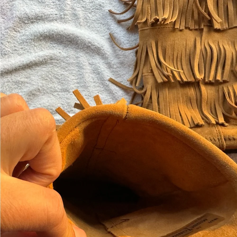 Minnetonka Taupe Leather moccasin 3-Layer Fringe Boots size 10 - Picture 3 of 5